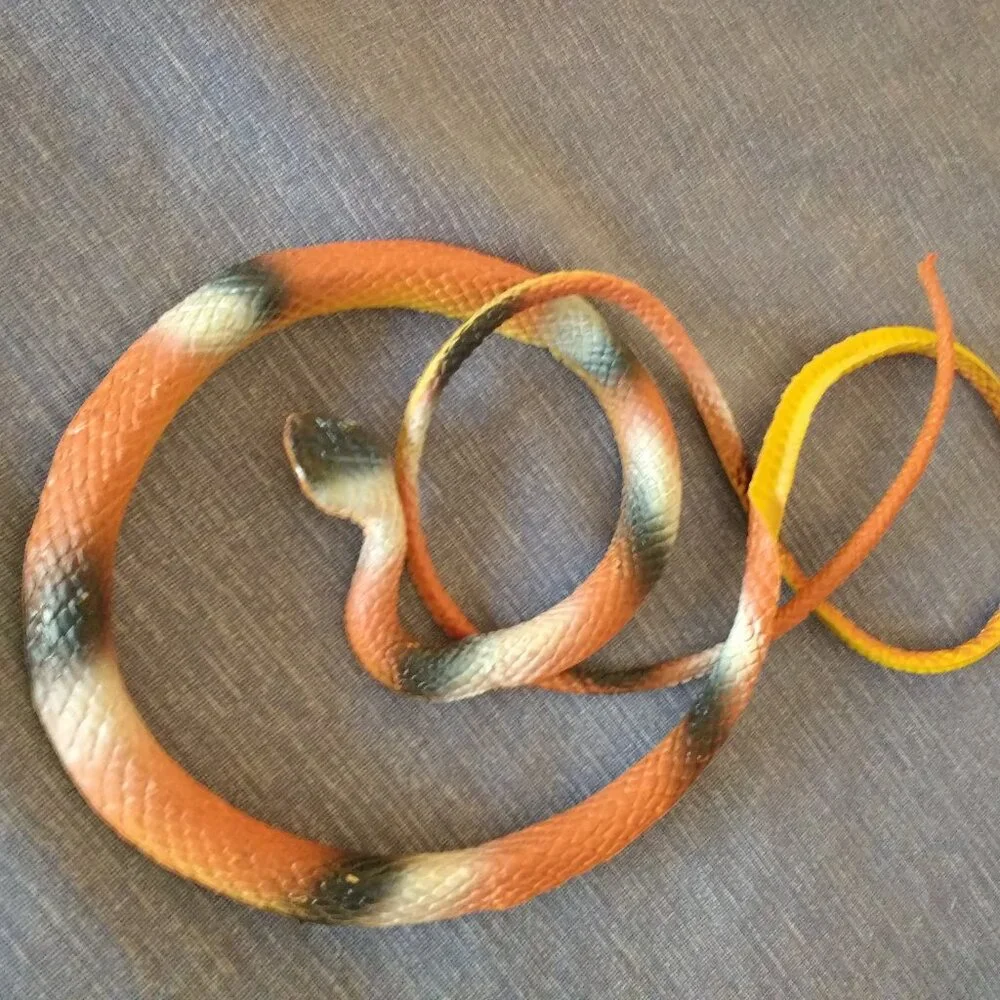 Snakes plastic toys x 6
